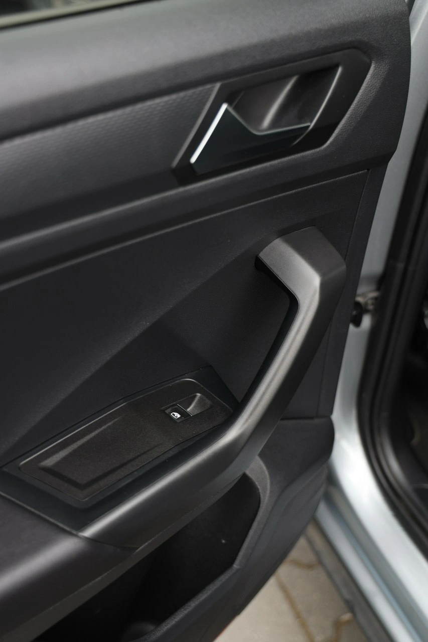 Volkswagen T-Roc - Zdjęcie 23