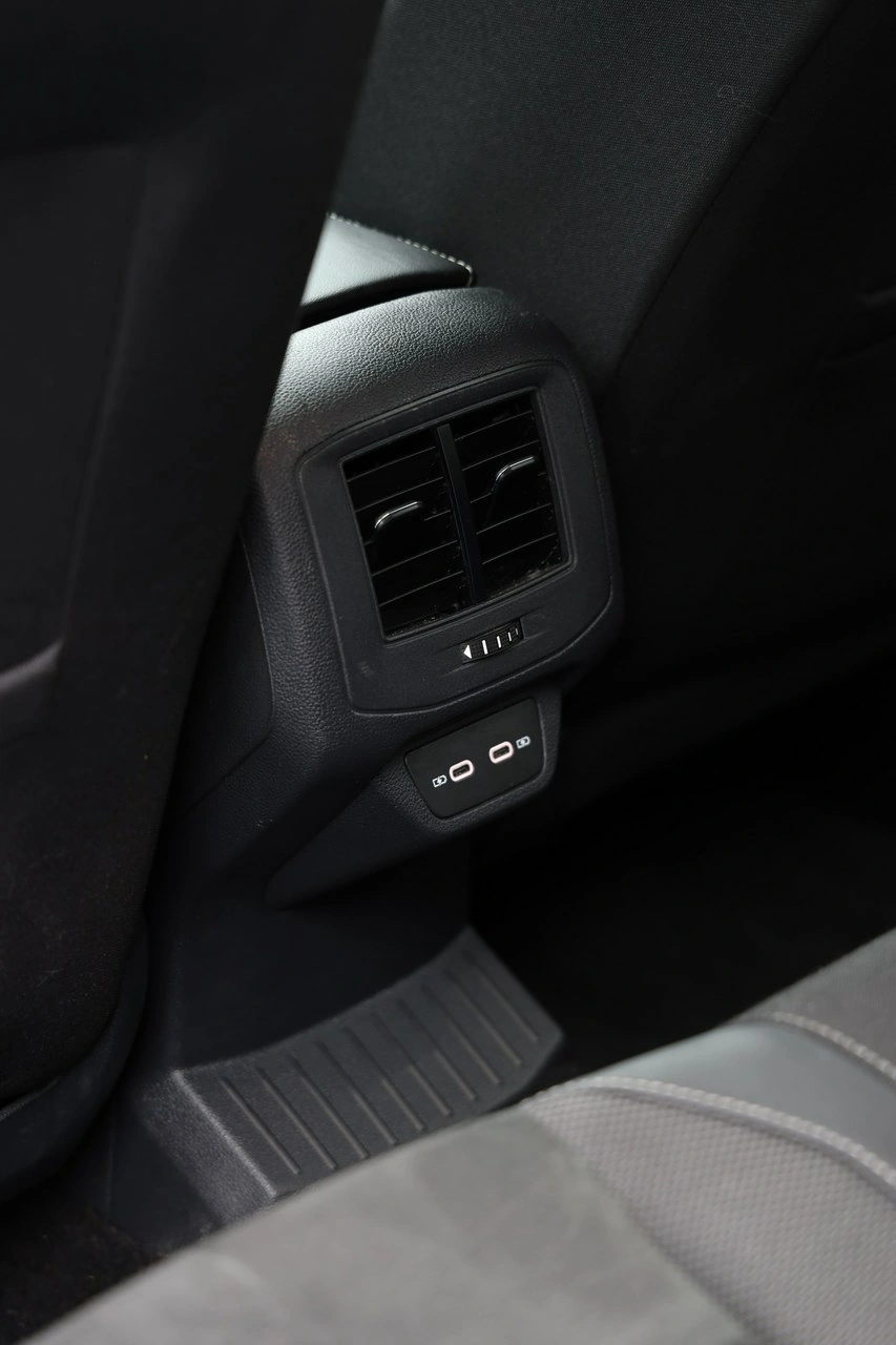 Volkswagen T-Roc - Zdjęcie 26