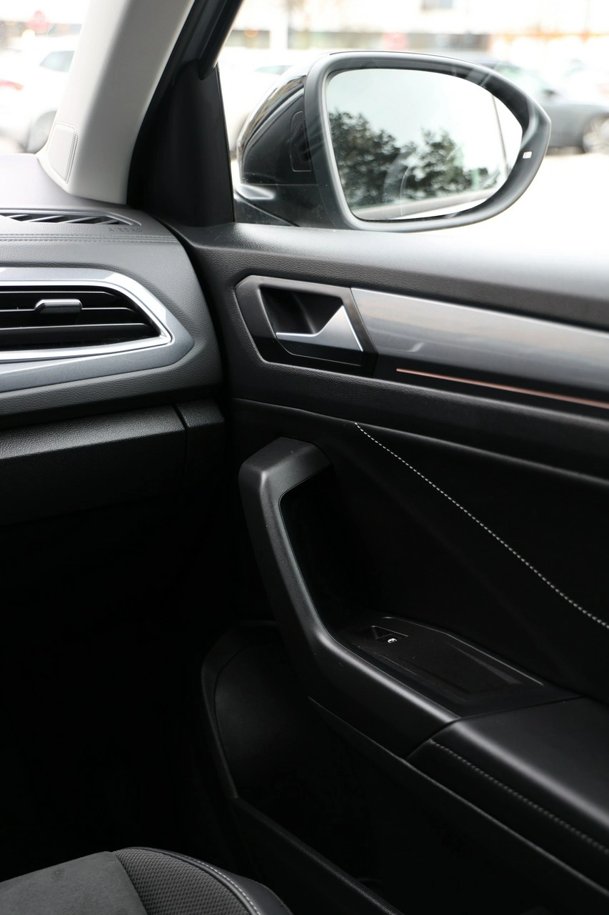 Volkswagen T-Roc - Zdjęcie 28