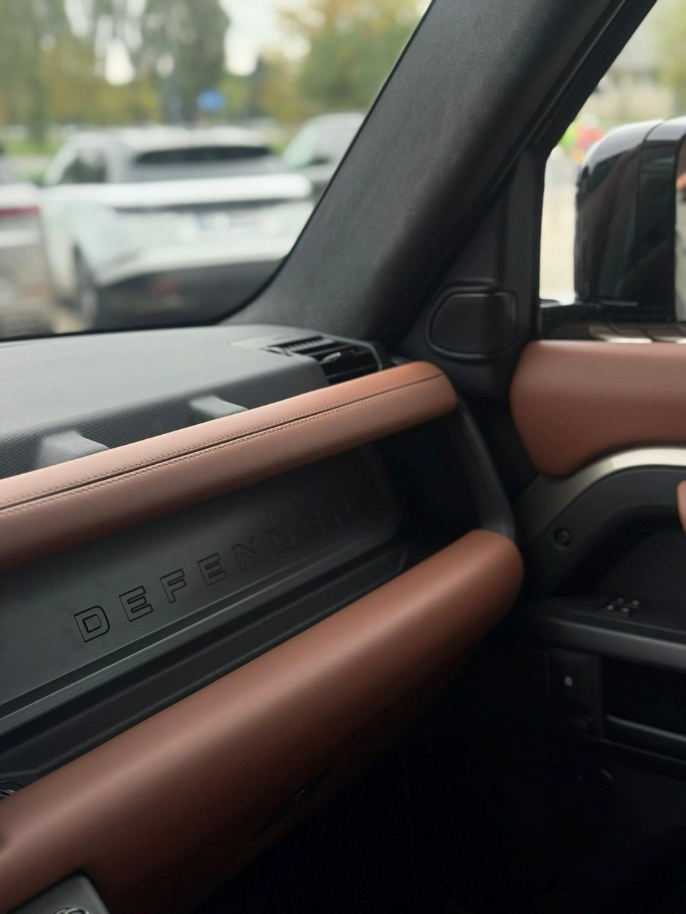 Land Rover Defender - Zdjęcie 14