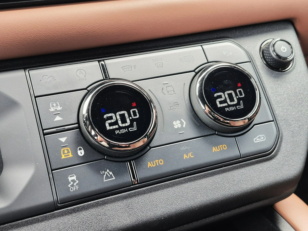 Land Rover Defender - Zdjęcie 36