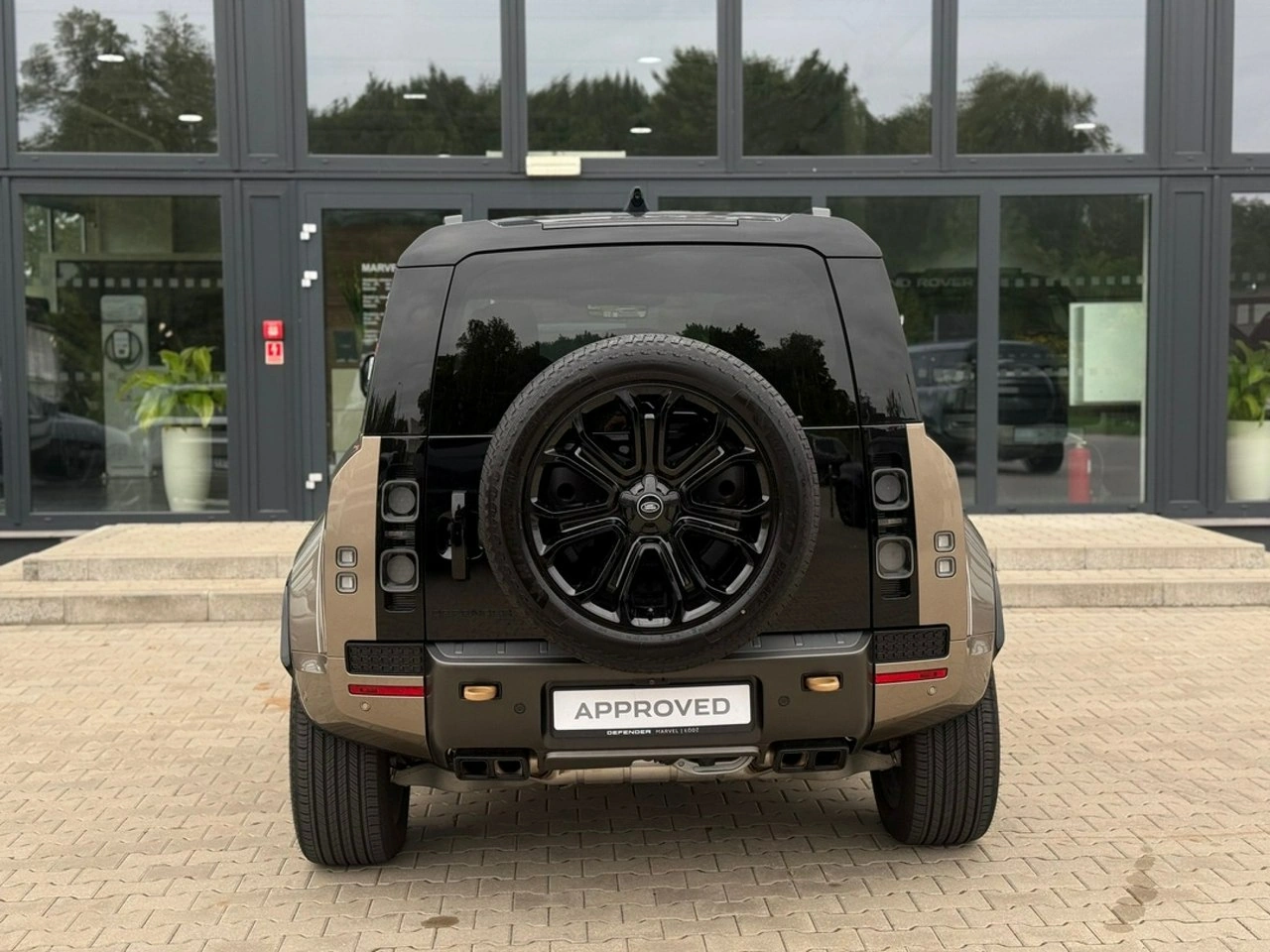 Land Rover Defender - Zdjęcie 4