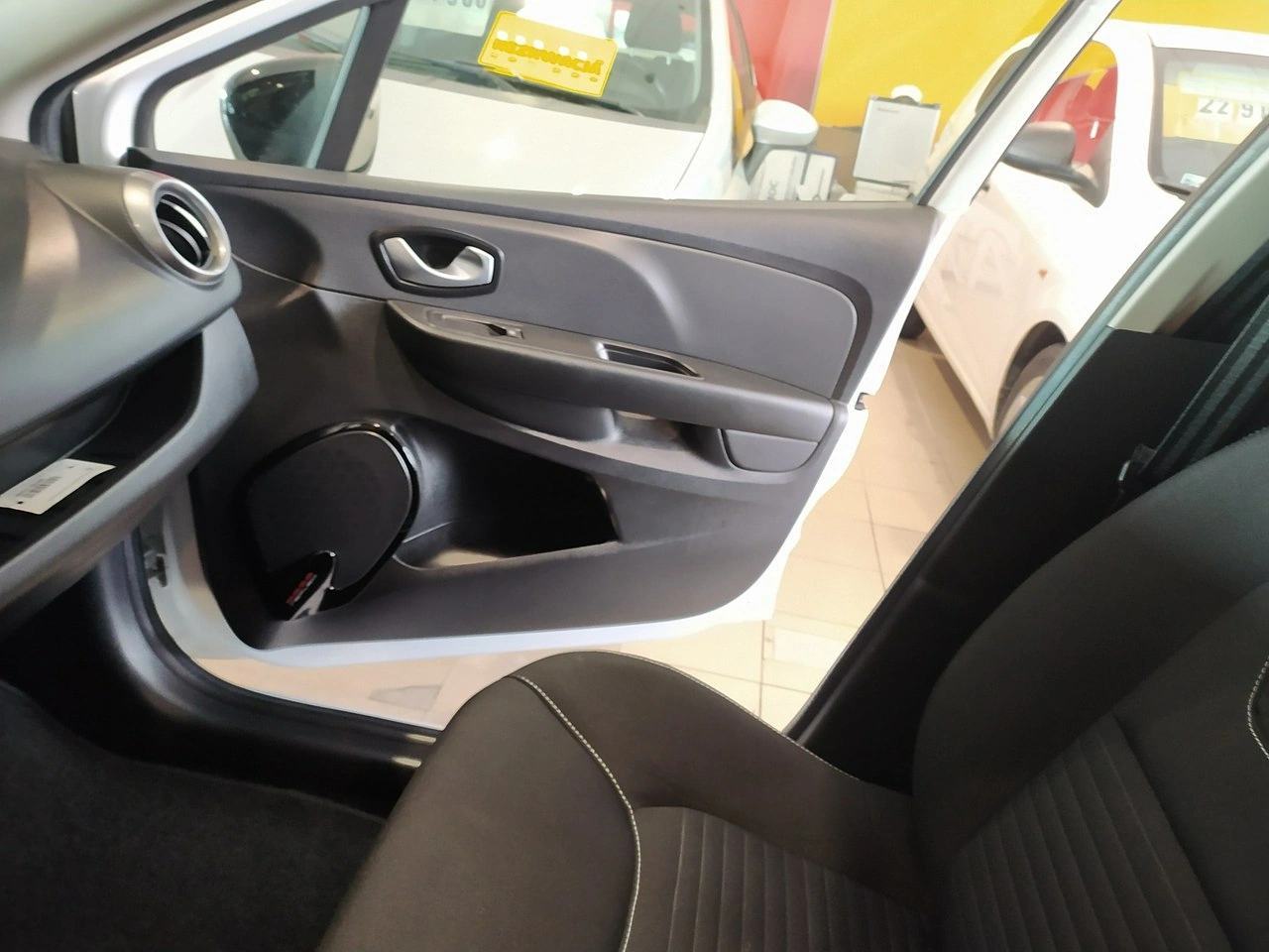 Renault Clio - Zdjęcie 21