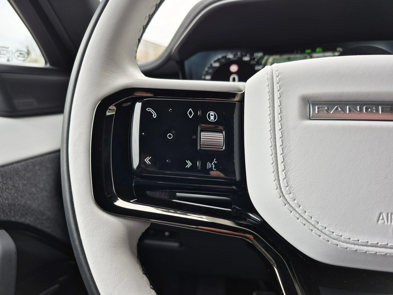Land Rover Range Rover Sport - Zdjęcie 28