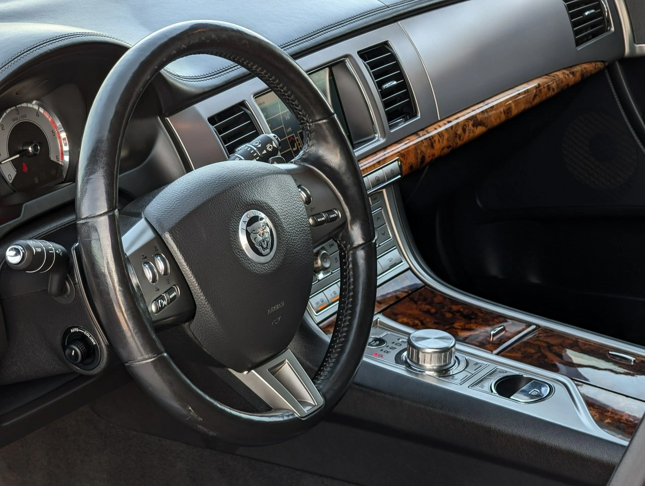 Jaguar XF - Zdjęcie 15