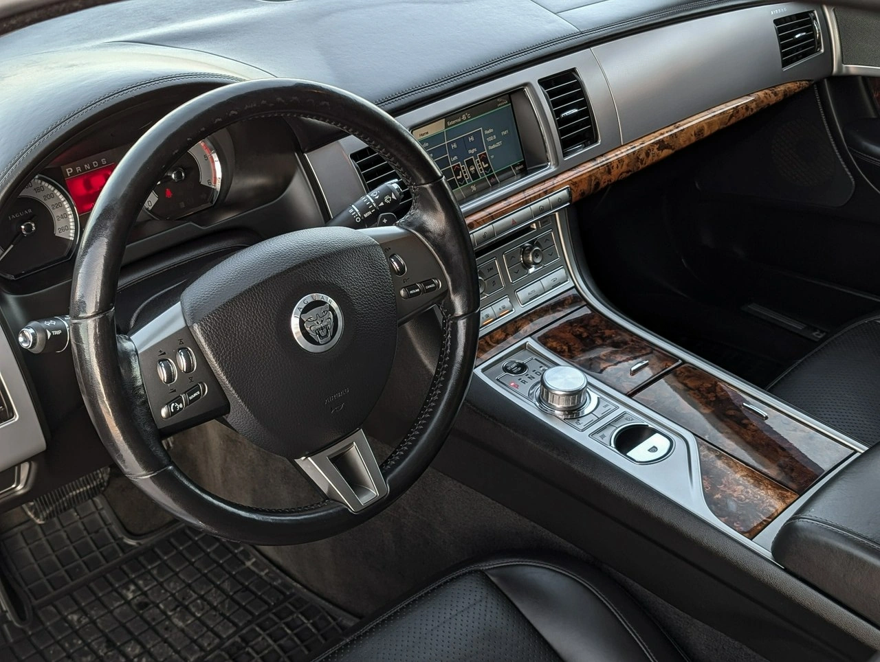 Jaguar XF - Zdjęcie 16