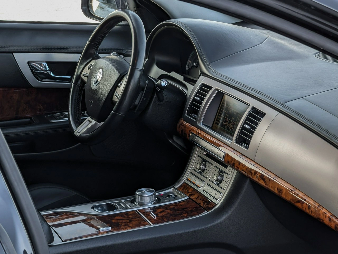 Jaguar XF - Zdjęcie 23