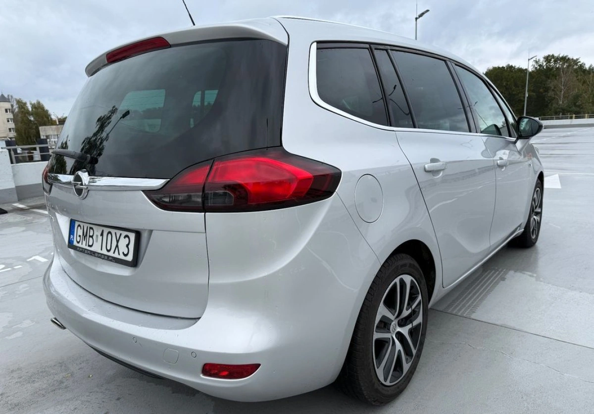 Opel Zafira - Zdjęcie 8