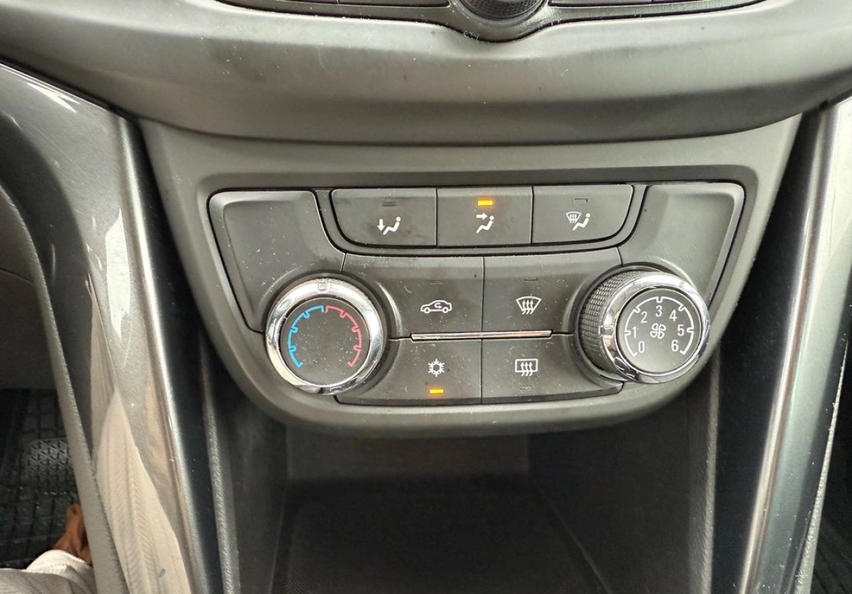 Opel Zafira - Zdjęcie 19