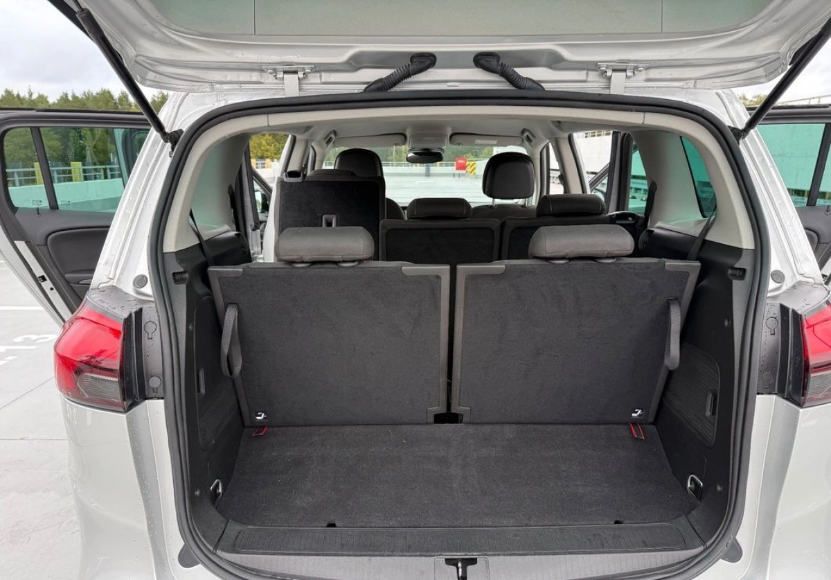 Opel Zafira - Zdjęcie 34