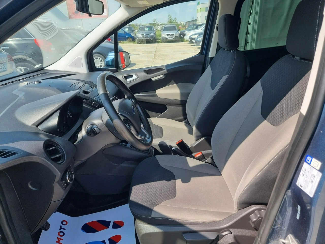 Ford Tourneo Courier - Zdjęcie 10