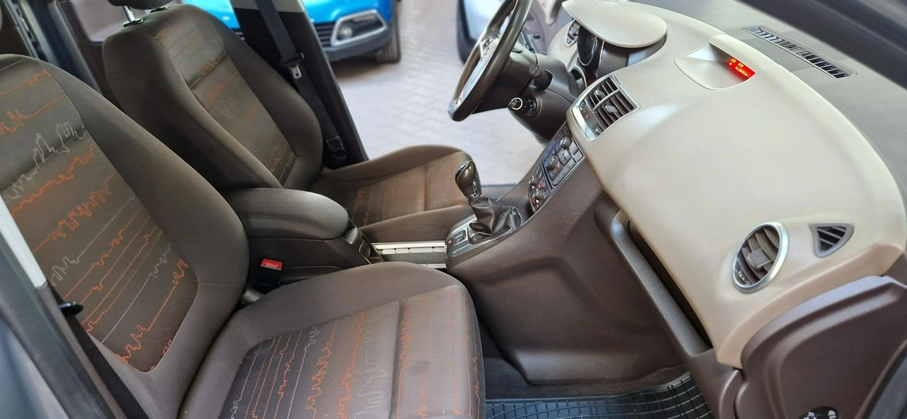 Opel Meriva - Zdjęcie 17