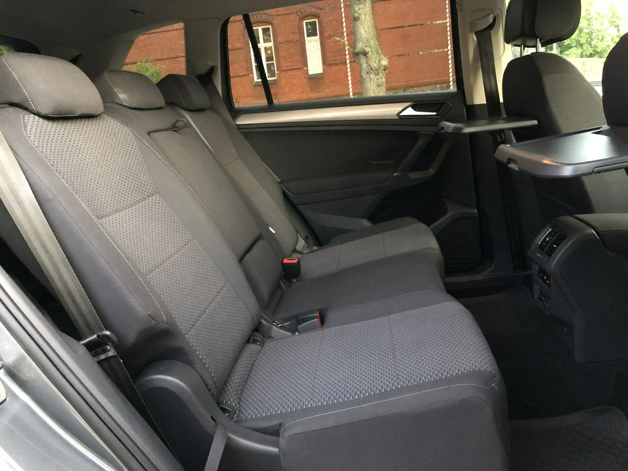 Volkswagen Tiguan Allspace - Zdjęcie 9
