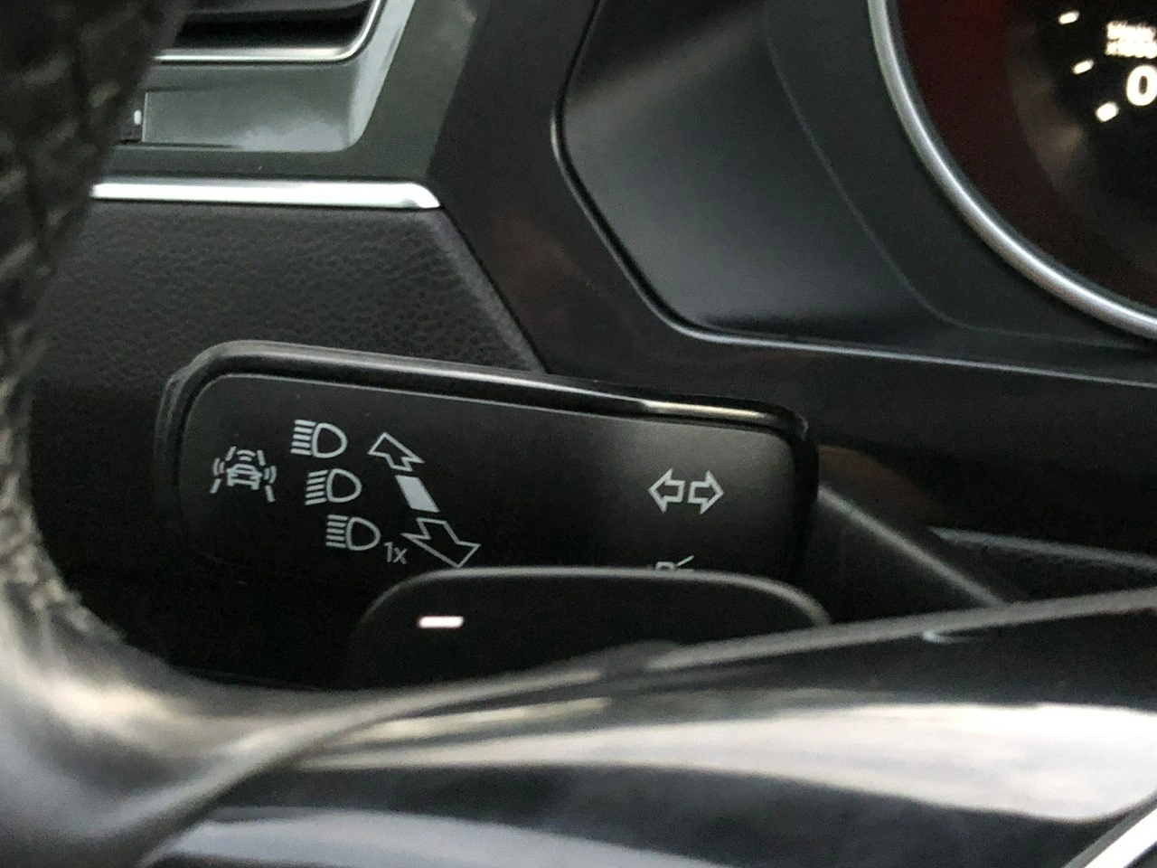 Volkswagen Tiguan Allspace - Zdjęcie 33