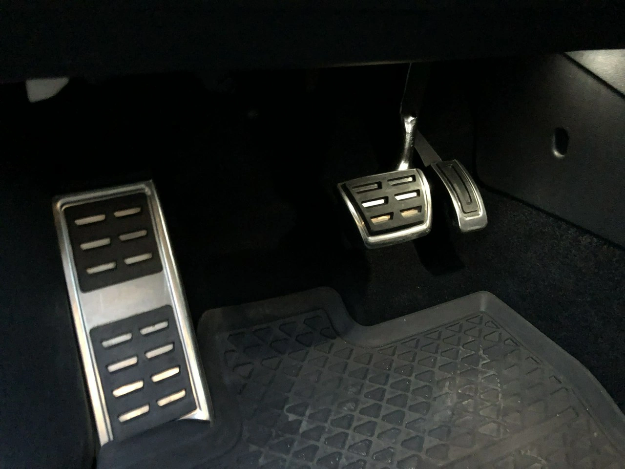 Volkswagen Tiguan Allspace - Zdjęcie 43