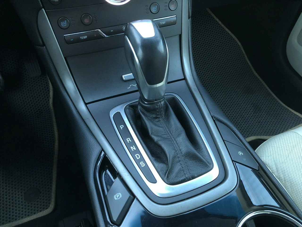 Ford Edge - Zdjęcie 38