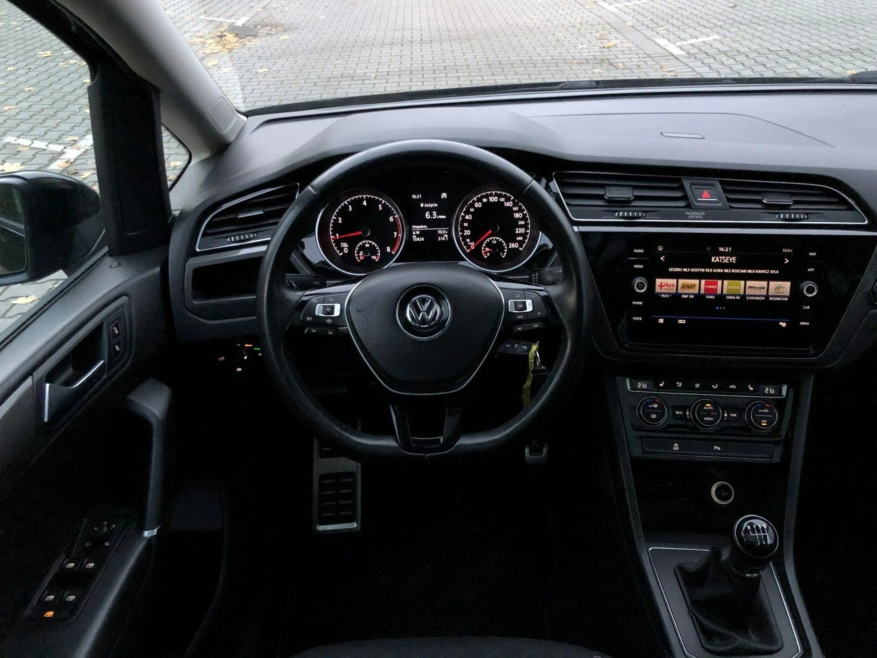 Volkswagen Touran - Zdjęcie 12