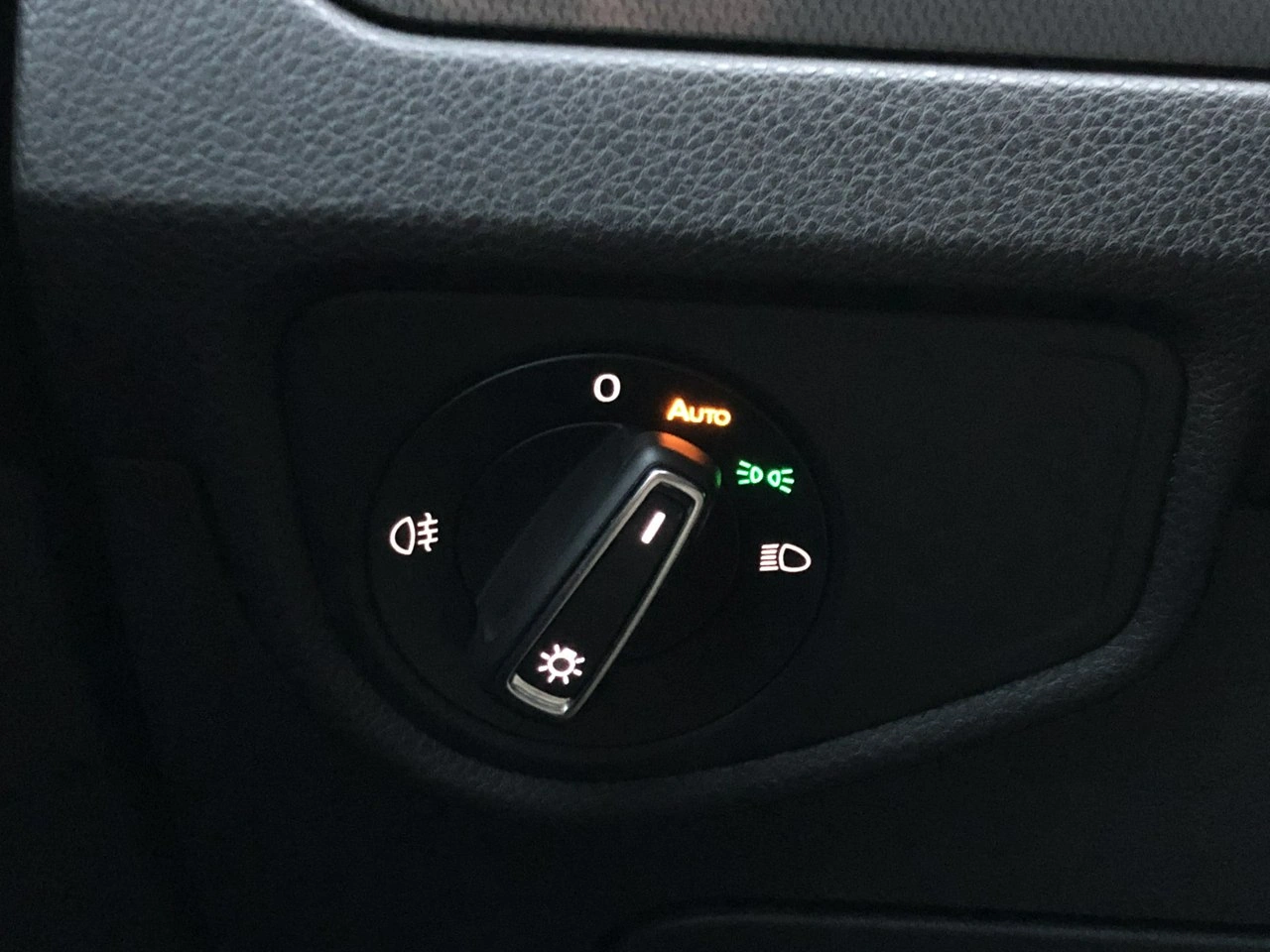 Volkswagen Touran - Zdjęcie 37