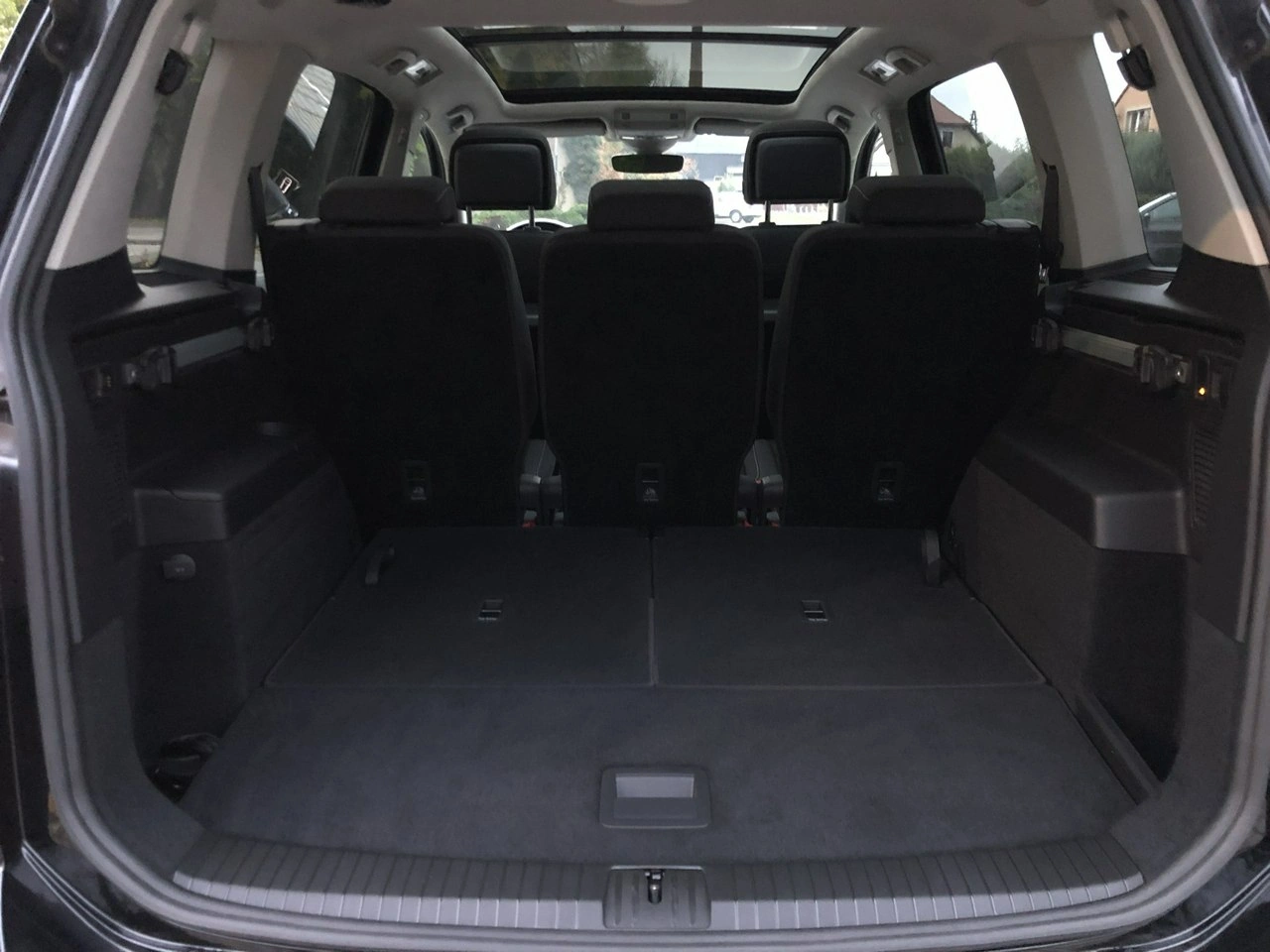 Volkswagen Touran - Zdjęcie 49