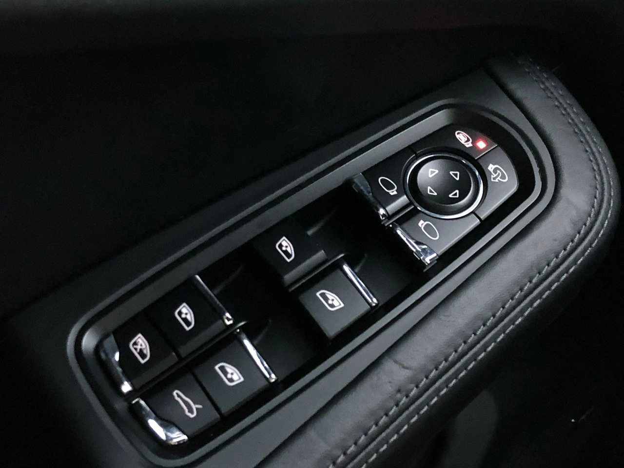 Porsche Macan - Zdjęcie 34