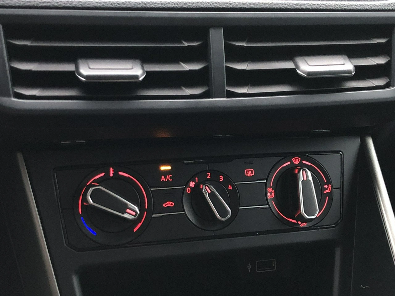 Volkswagen Polo - Zdjęcie 31