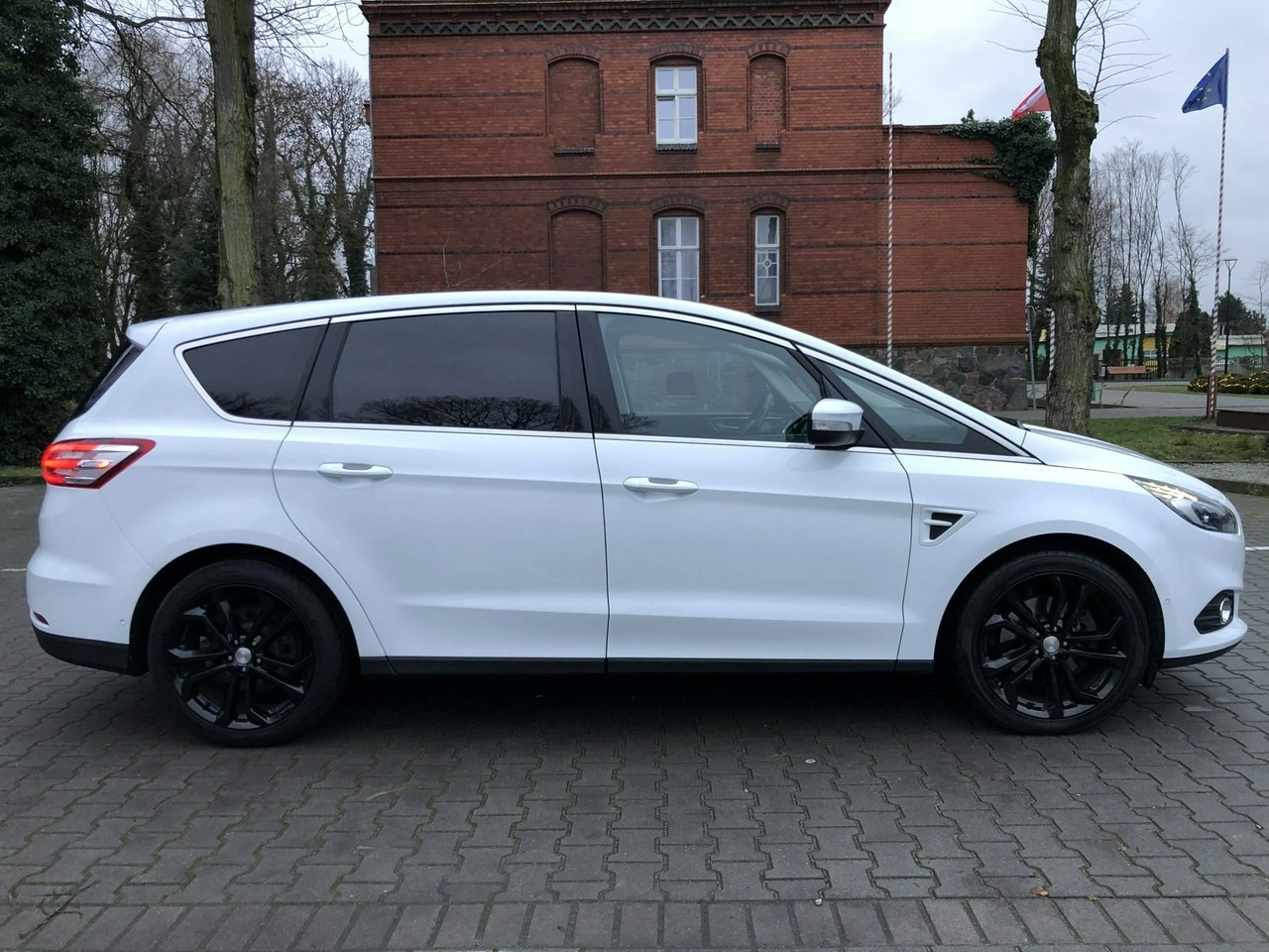 Ford S-Max - Zdjęcie 4
