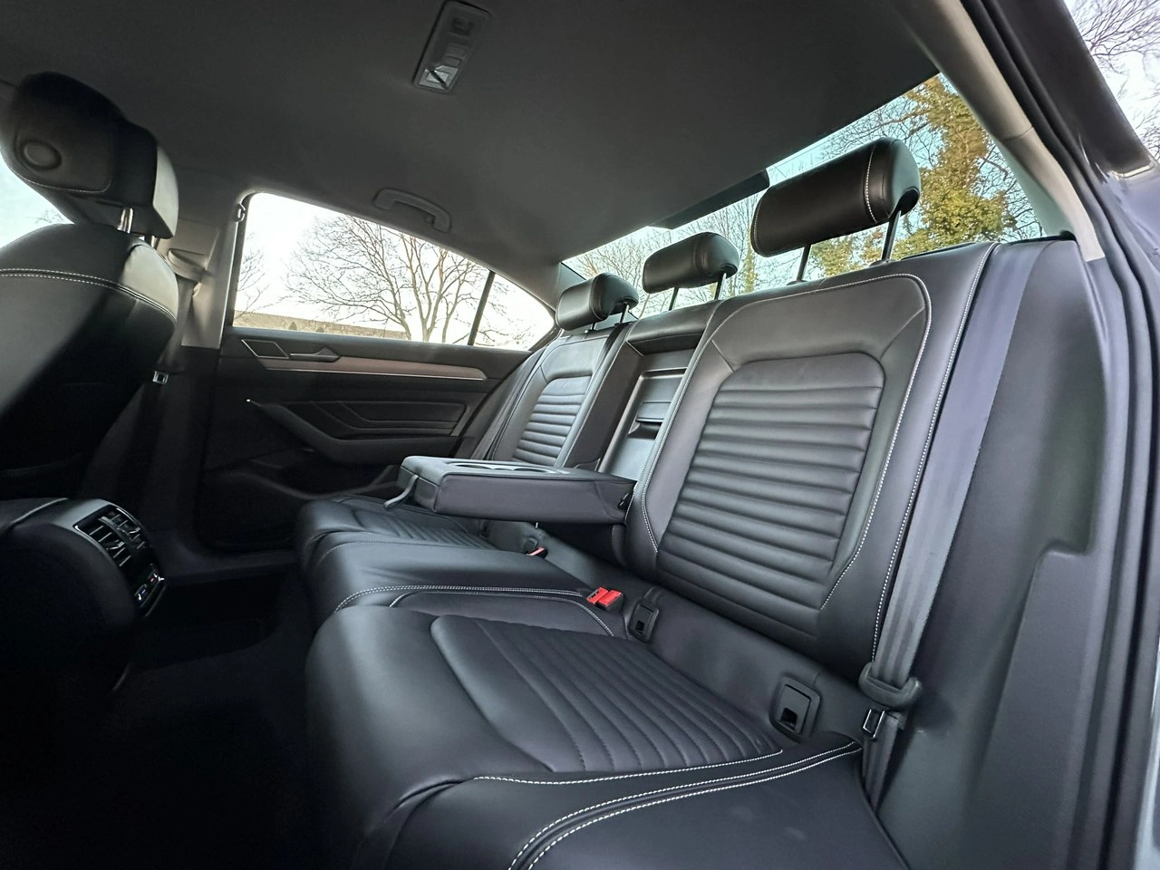 Volkswagen Passat - Zdjęcie 12