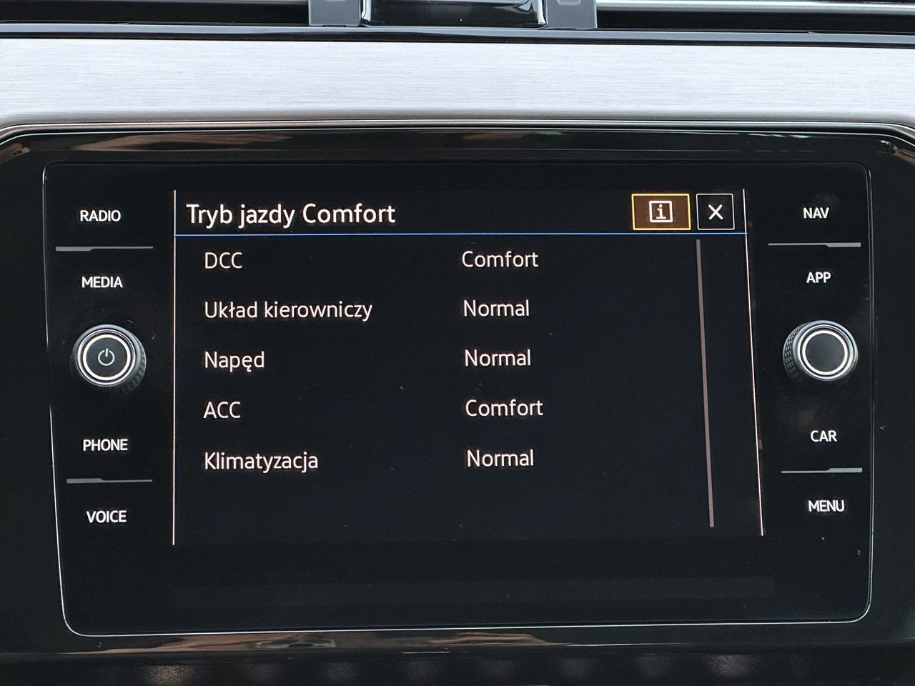 Volkswagen Passat - Zdjęcie 24