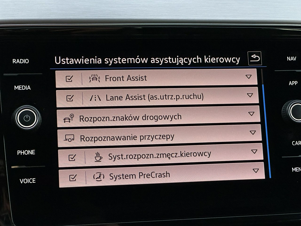 Volkswagen Passat - Zdjęcie 31