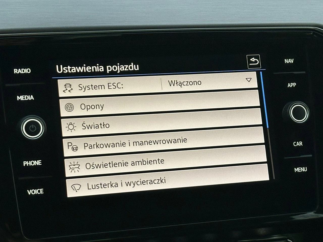 Volkswagen Passat - Zdjęcie 35