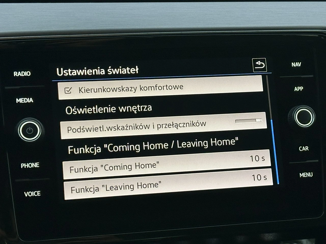 Volkswagen Passat - Zdjęcie 37