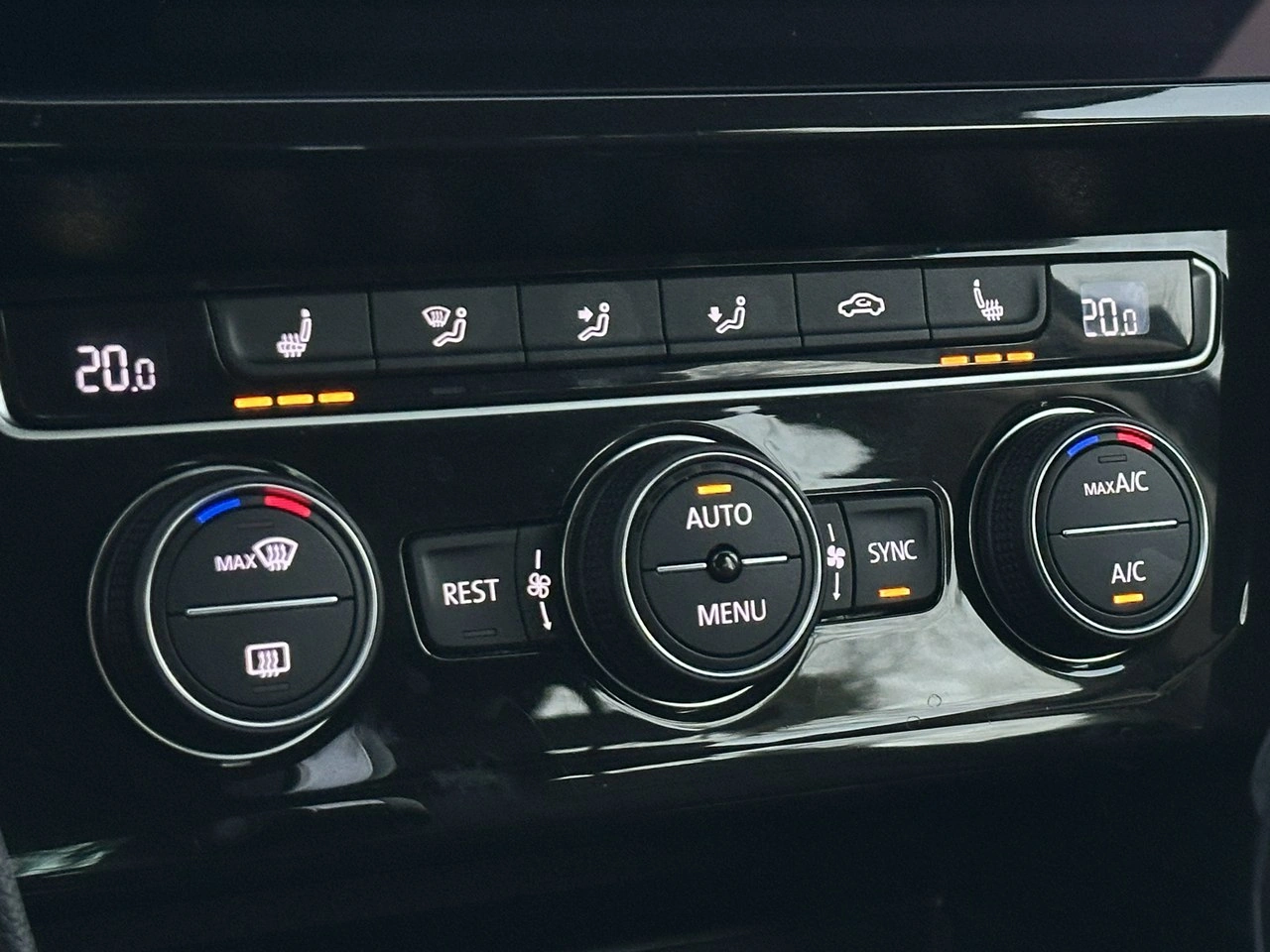 Volkswagen Passat - Zdjęcie 42