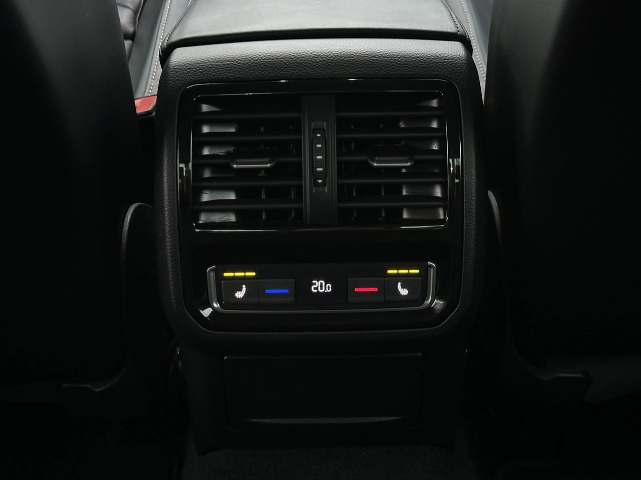 Volkswagen Passat - Zdjęcie 59