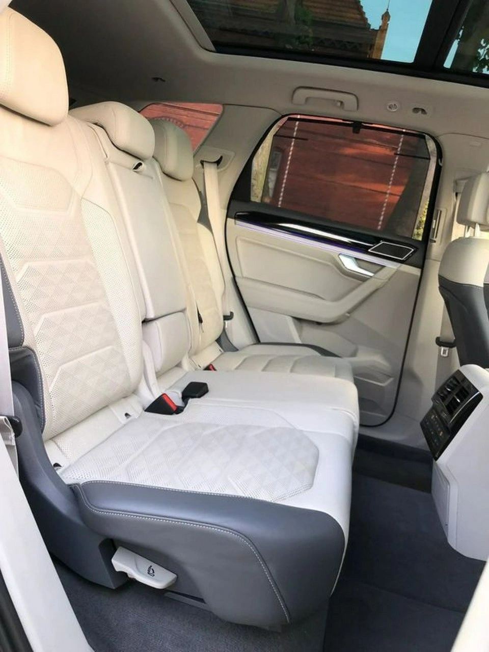 Volkswagen Touareg - Zdjęcie 9