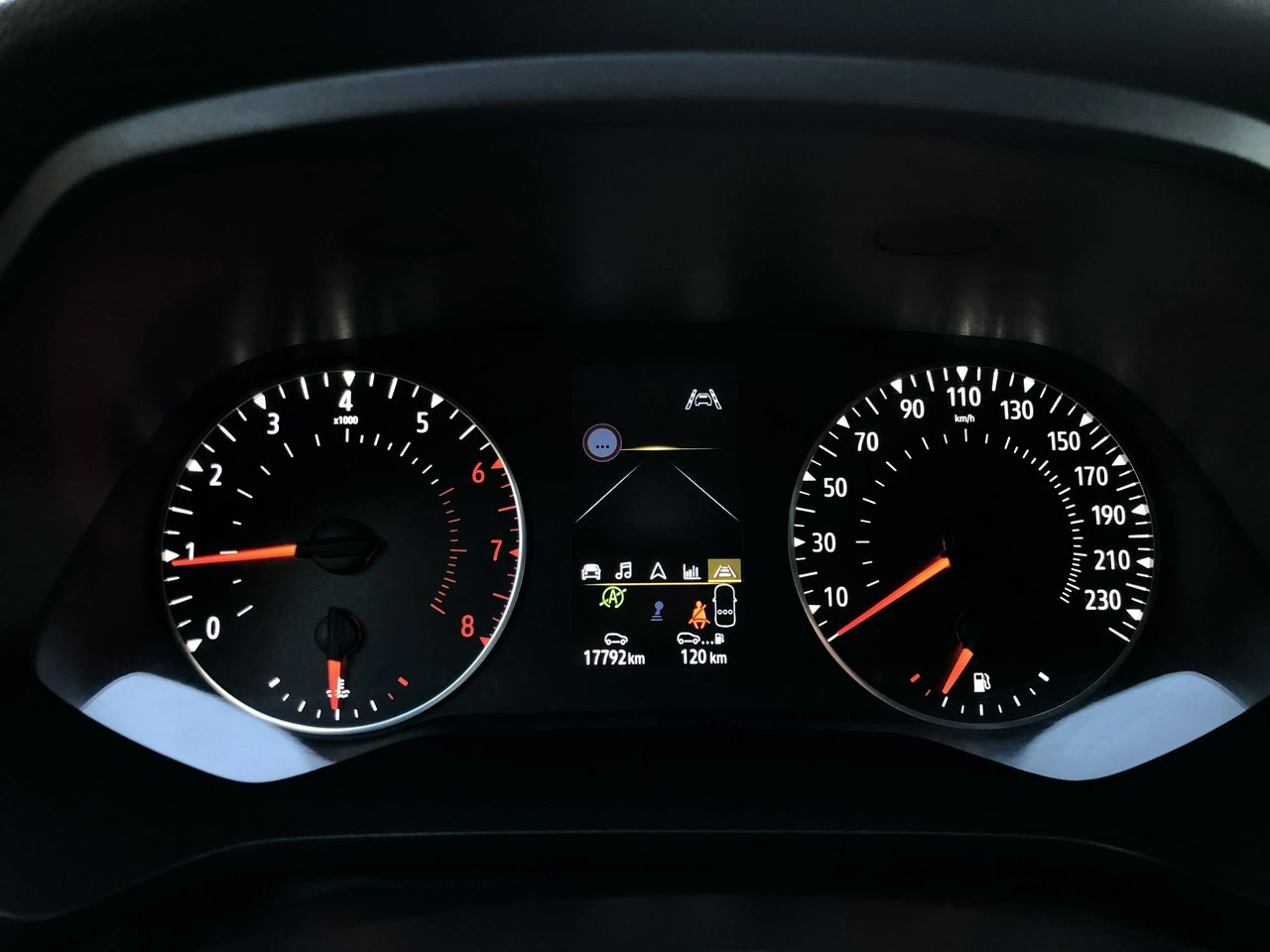 Renault Captur - Zdjęcie 17