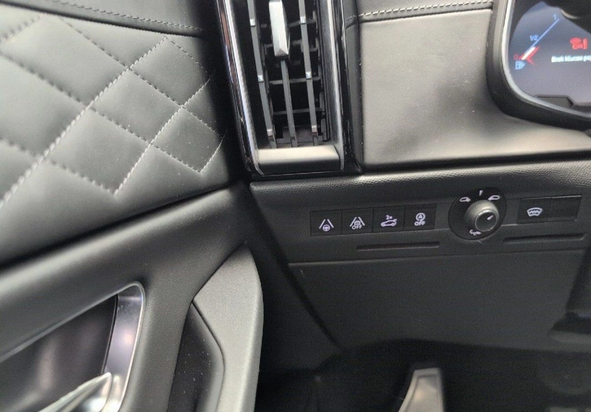 DS Automobiles DS 9 - Zdjęcie 15