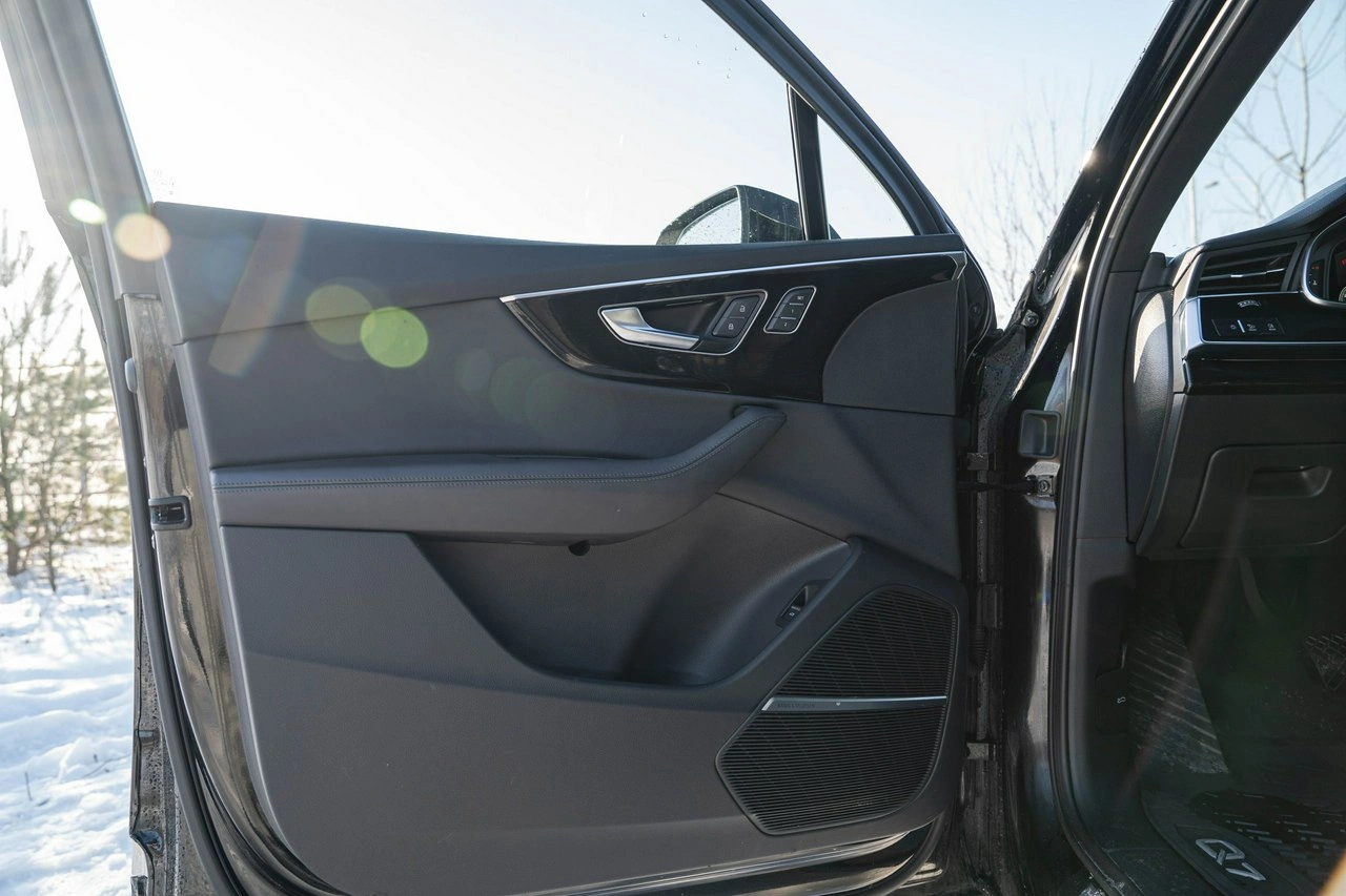 Audi Q7 - Zdjęcie 32