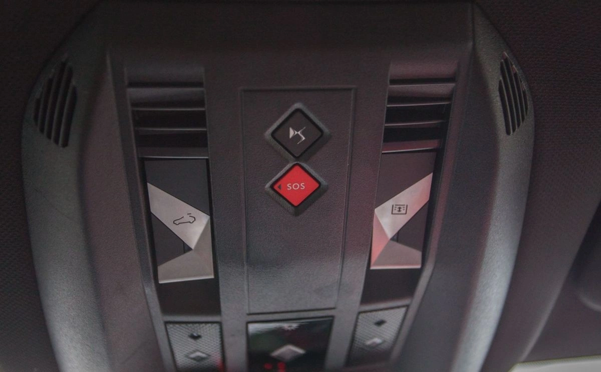 DS Automobiles DS 7 Crossback - Zdjęcie 25