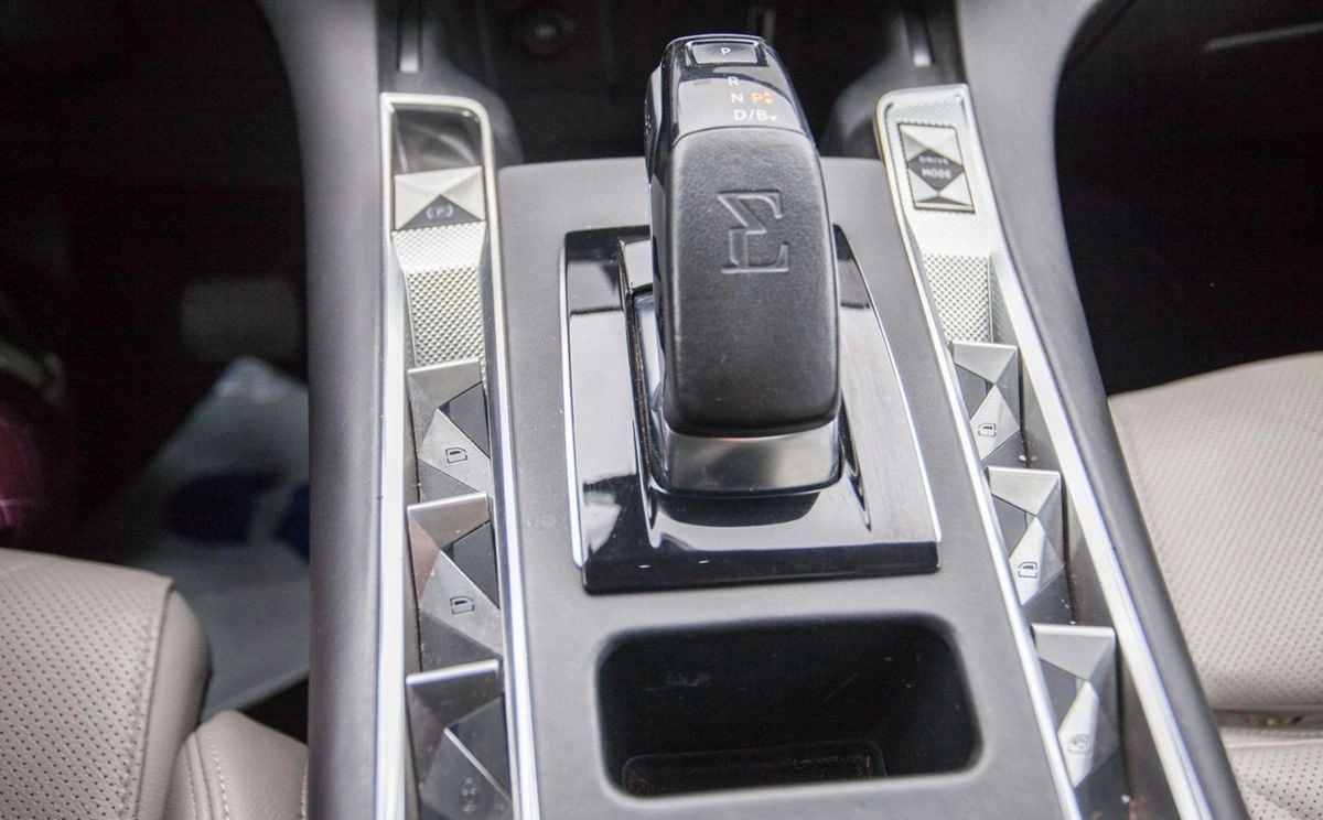 DS Automobiles DS 7 Crossback - Zdjęcie 27