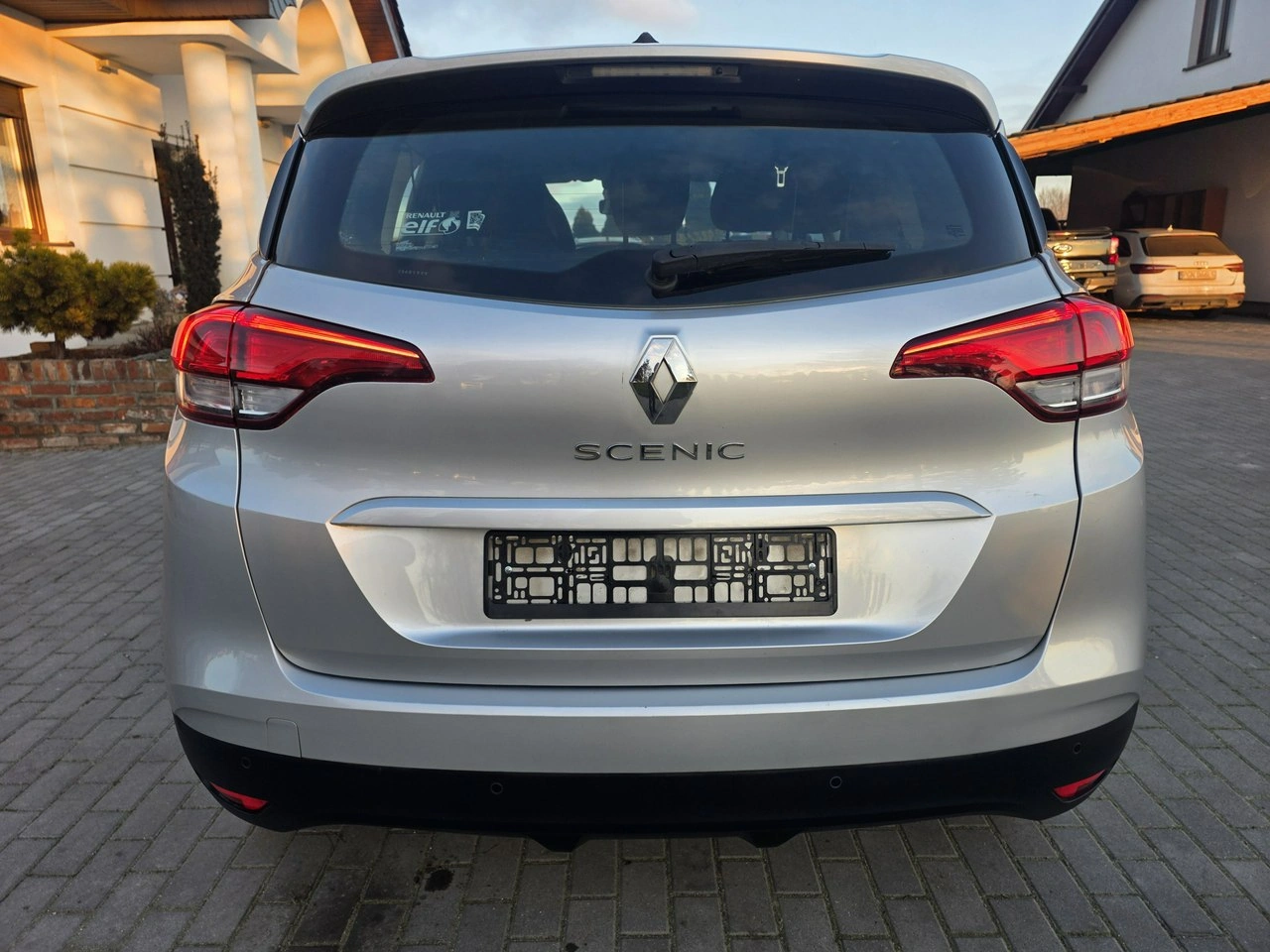 Renault Scenic - Zdjęcie 12