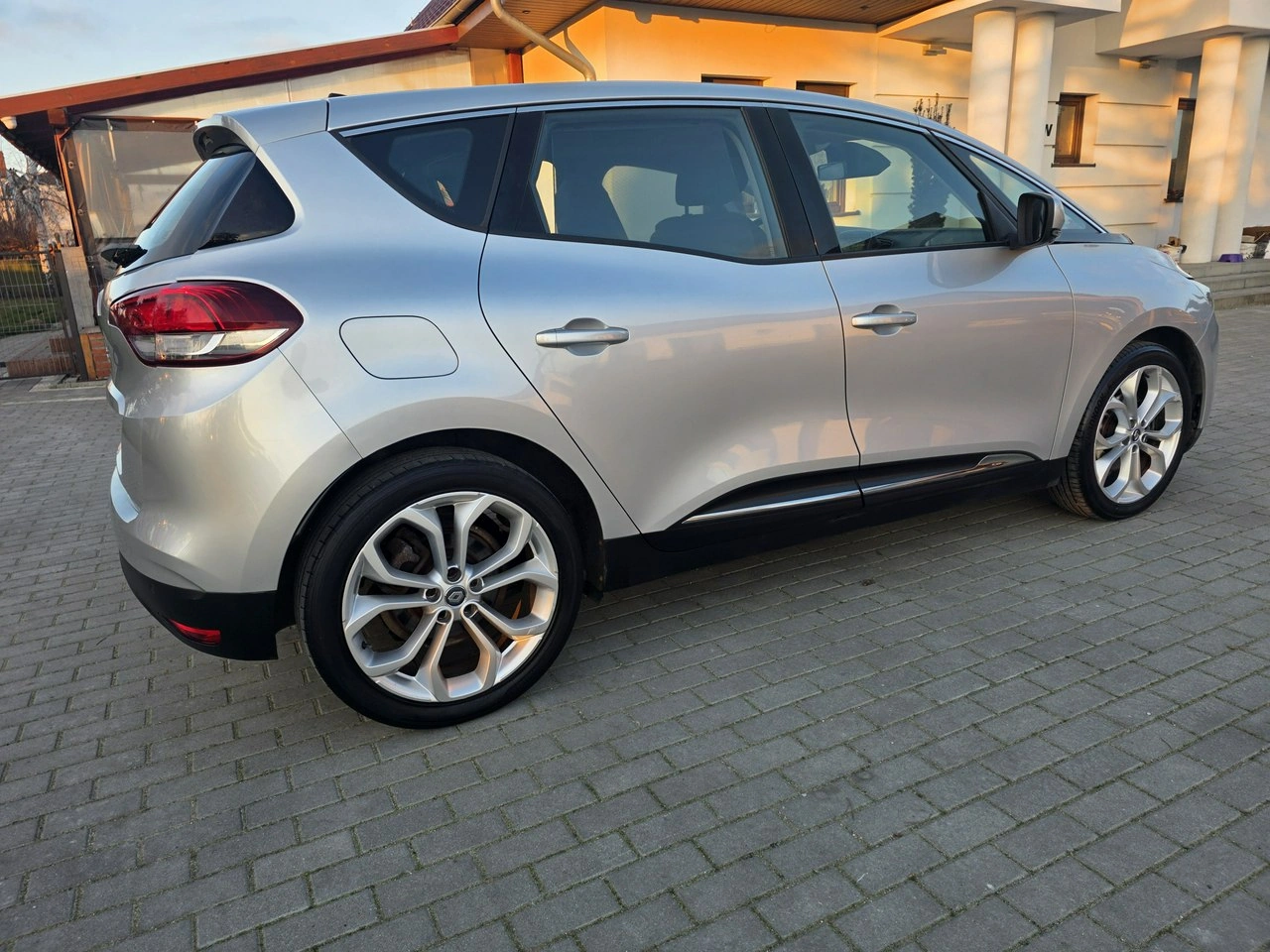 Renault Scenic - Zdjęcie 14