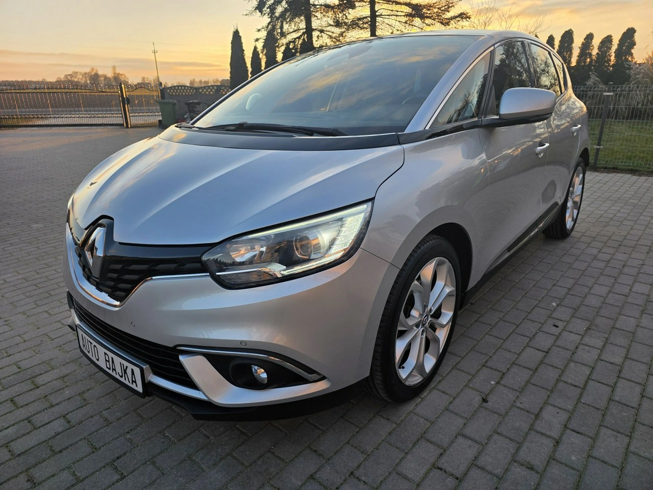 Renault Scenic - Zdjęcie 18