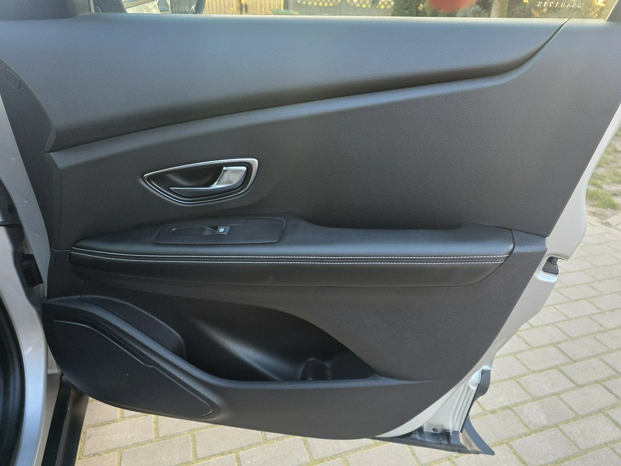 Renault Scenic - Zdjęcie 23