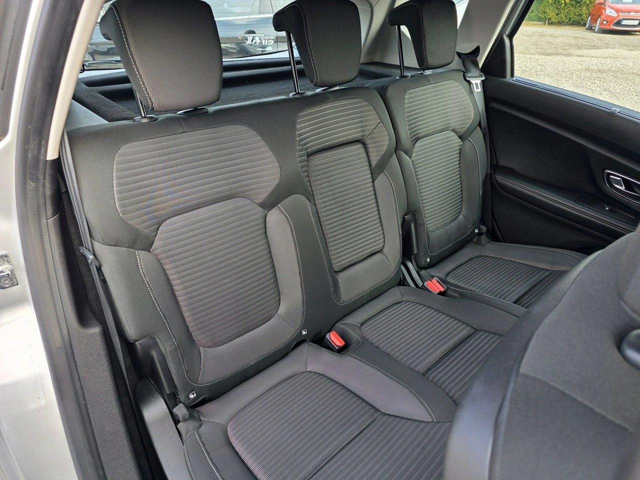 Renault Scenic - Zdjęcie 23