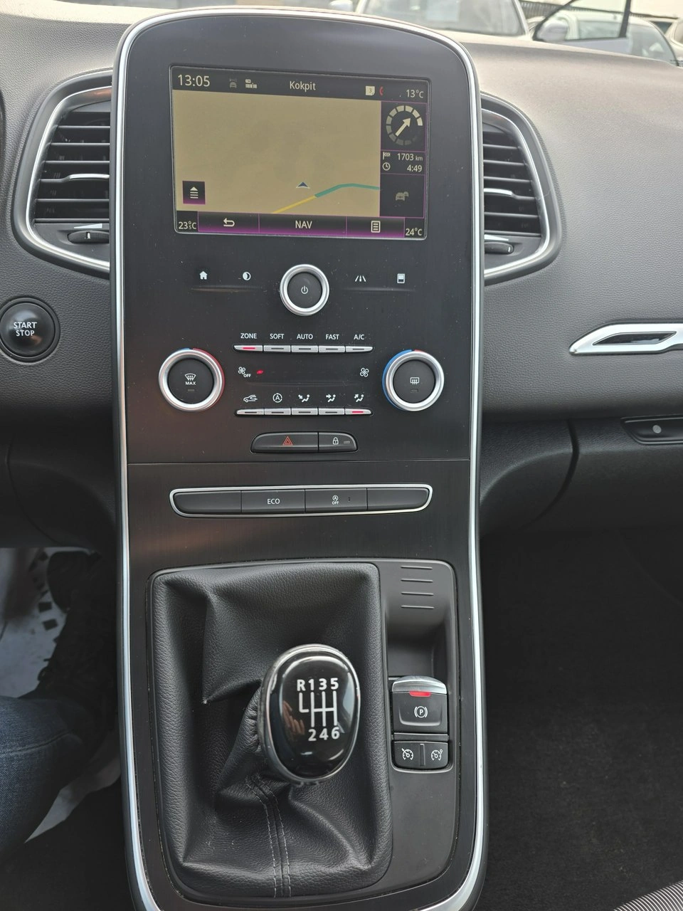 Renault Scenic - Zdjęcie 26