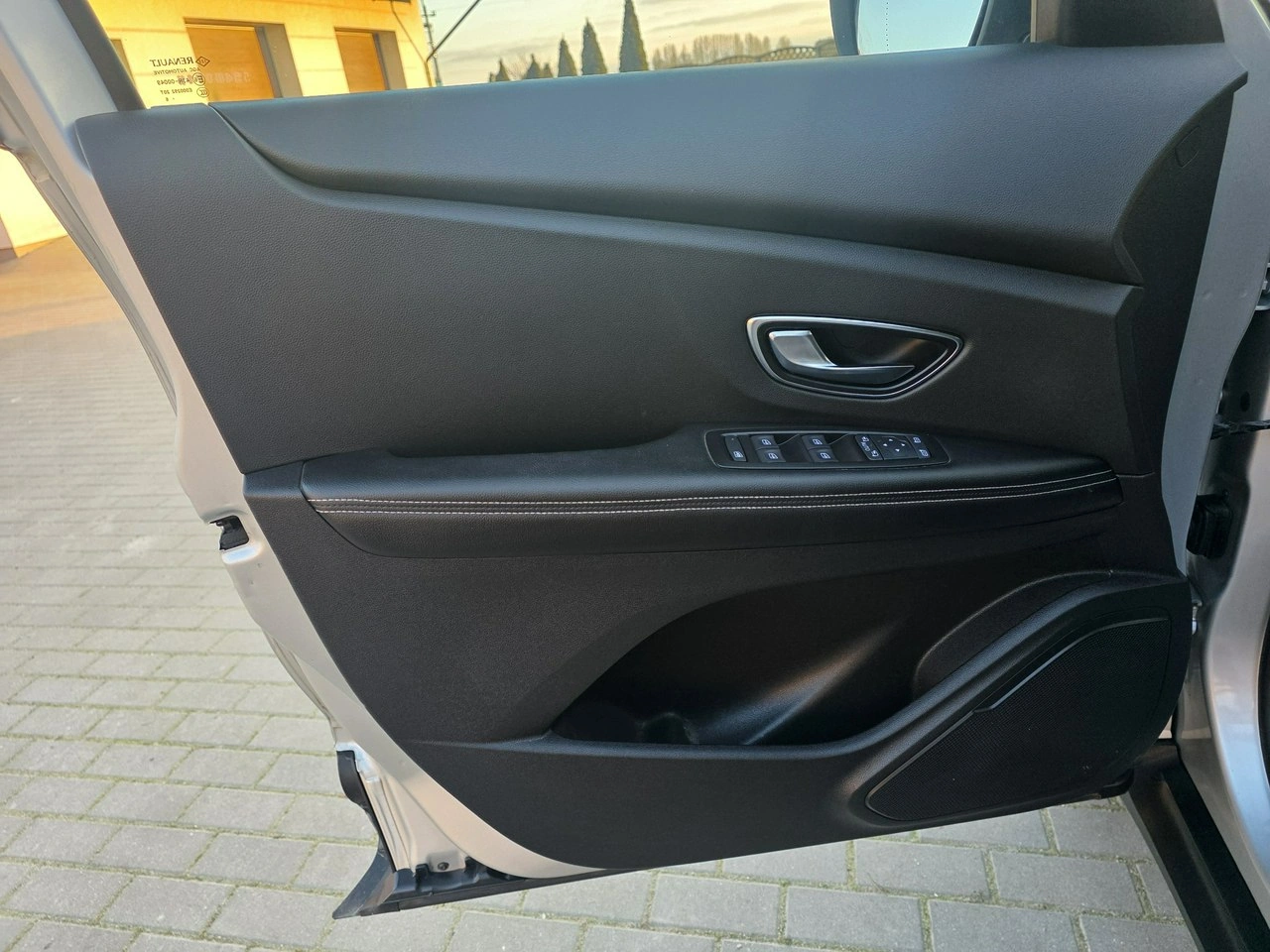 Renault Scenic - Zdjęcie 27