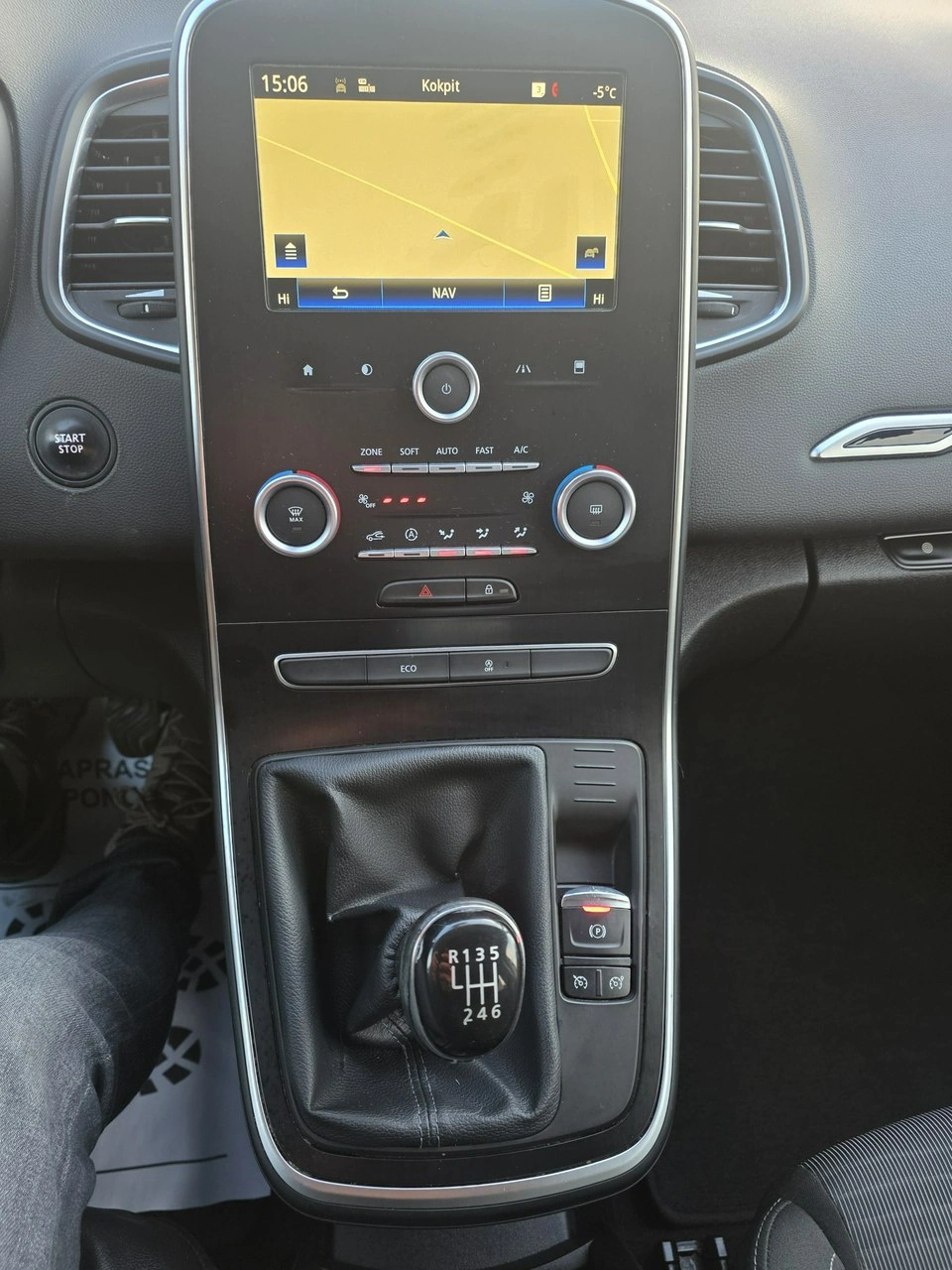 Renault Scenic - Zdjęcie 30