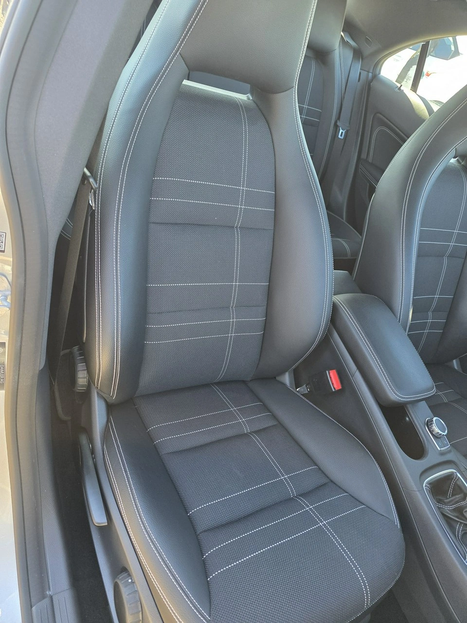 Mercedes CLA 180 - Zdjęcie 19