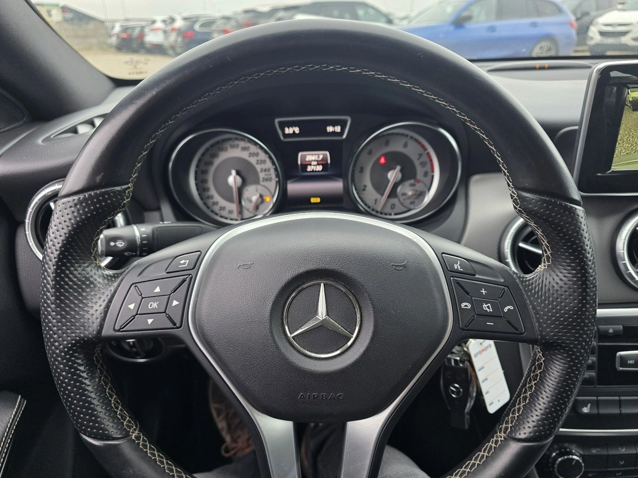 Mercedes CLA 180 - Zdjęcie 24