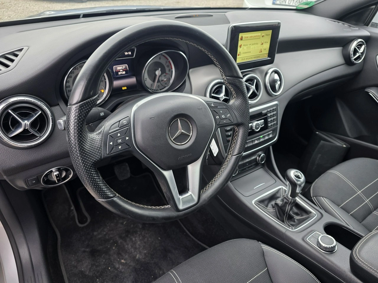 Mercedes CLA 180 - Zdjęcie 27